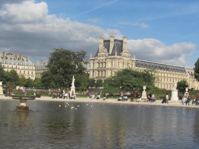 The Louvre viewed from the Seine