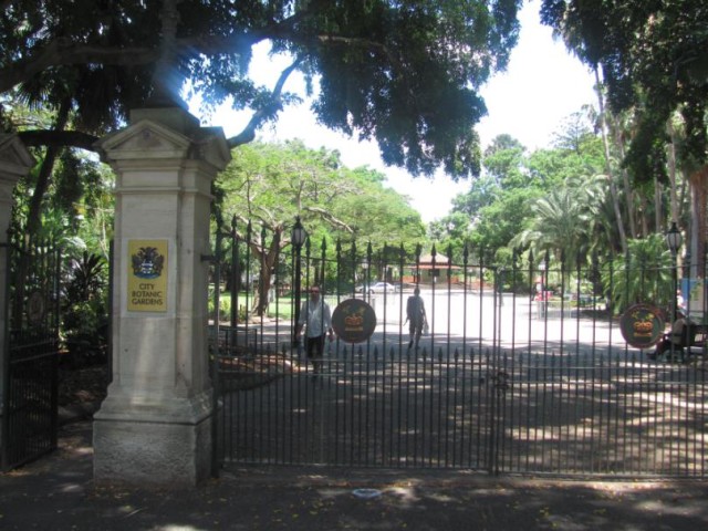 Entrance Brisbane Garden
