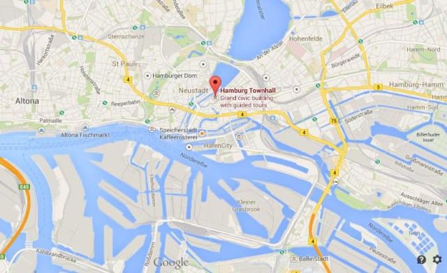 Where is City Hall on map of Hamburg