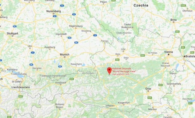 Where is Hallstatt located on map of Austria