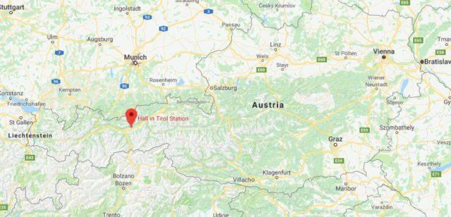 Where is Hall in Tirol located on map of Austria