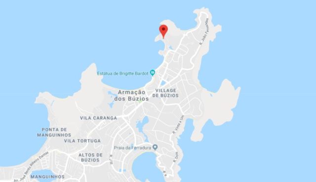 Where is Praia dos Ossos located on map of Buzios