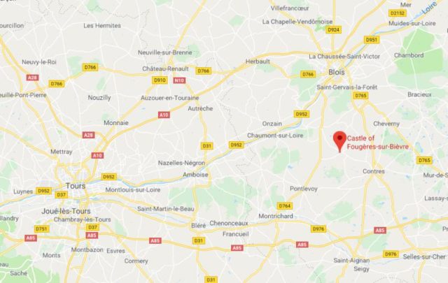 Where is Fougeres sur Bievre Castle located on map of Blois and Tours