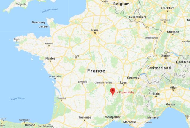 Where is Le Puy en Velay located on map of France