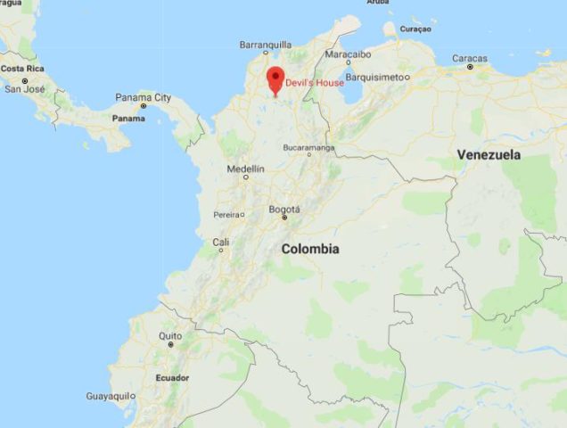 Where is Santa Cruz de Mompox located on map of Colombia