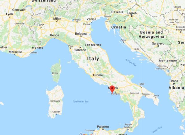 Where is Anacapri located on map of Italy