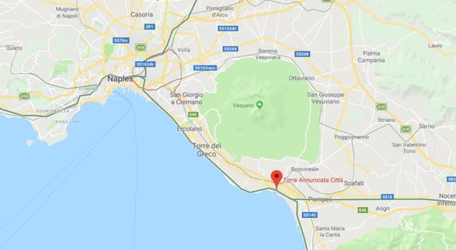 Where is Torre Annunziata located on map of Naples