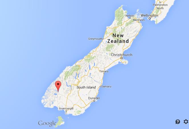 Where is Fiordland National Park on map of New Zealand South Island.